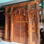 Gebyok Ukiran Pintu Wayangan Ukuran Tinggi 270 x  Lebar 280 Isi Panel Atas Kaligrafi