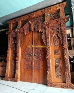 Gebyok Ukiran Pintu Wayangan Ukuran Tinggi 270 x  Lebar 280 Isi Panel Atas Kaligrafi - Image 2