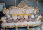 Sofa Ruang Tamu Mewah Ukir Jepara Warna Gold