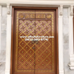 Replika Pintu Masjid Nabawi Kayu Finishing Kombinasi Gold