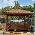 Gazebo minimalis kayu jati ukuran 3x3 meter