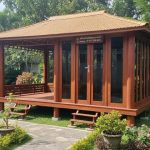 Gazebo Kayu Jati Minimalis Modern Dinding Kaca