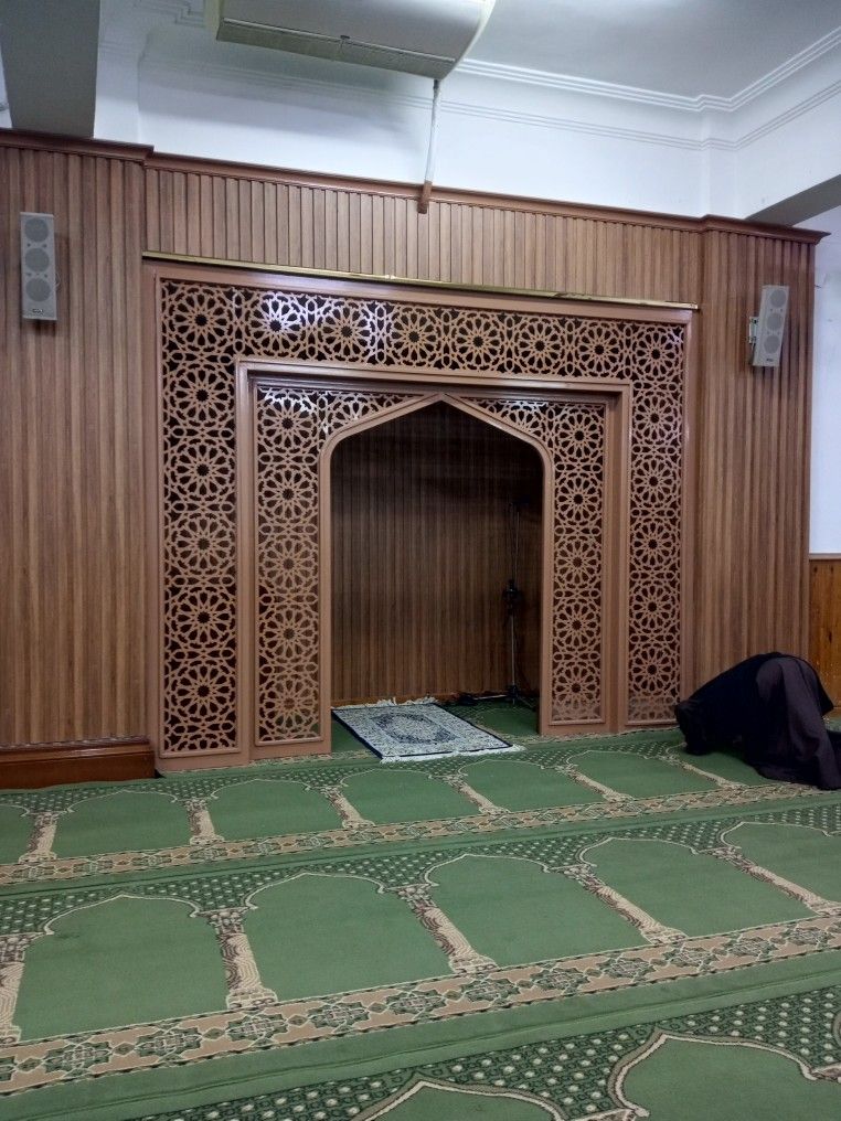 f433518e3d47f71ddef579dab03aa56d Jual Mihrab Masjid Kayu Jati Modern dengan Ukiran Premium - Image 1