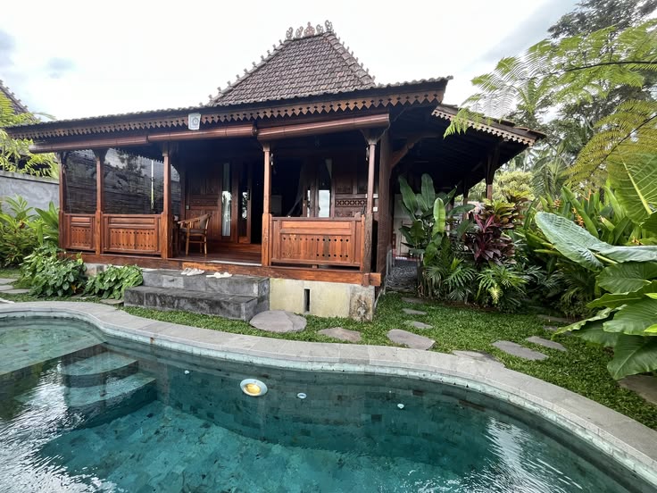 e35cffd415af80c619993513b83baf50 Rumah Joglo Kayu Jati Premium – Klasik, Kokoh dan Berkelas - Image 1